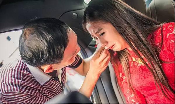 女儿要远嫁,十二星座爸爸各是什么样的心情,来看真实感受! 1