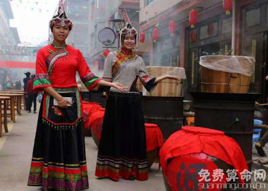 畲族文化非常独特，图腾是畲族最主要的信仰文化 2