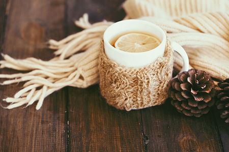 2020年红色Lu桃开花的男人