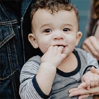 2022年的男孩出生在农历新年的新年,男孩,一个高的名字