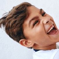 以平安健康之意取名男孩