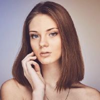 Is the left face and the right face difference? What is the meaning of the woman's left face?