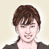 女性在巴巴的中间,有一个很好的声明。