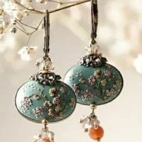 2022年5月属鸡者吉利幸运颜色 最佳吉祥数字8