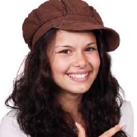 女人门牙有缝代表哪些