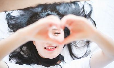 什么原因导致左眼下皮跳动?这种眼跳是否预示着什么?