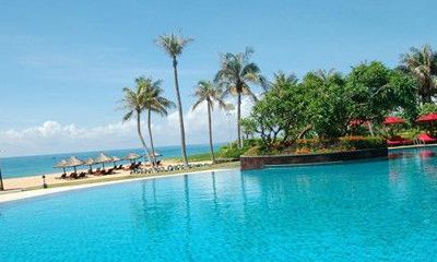 梦见自己和知己好友一同前往风光如画的海南岛,沉浸在美妙的旅游体验中