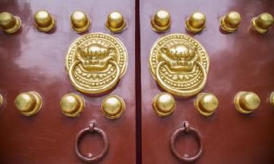 如何为2019年12月21日出生的双胞胎女婴选择适宜的五行属相命名?