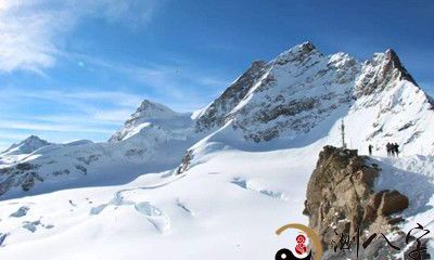 的美妙体验!我在睡眠中融入冬季的雪地中,尽情享受着雪花飘落在脸颊上的美妙感觉!