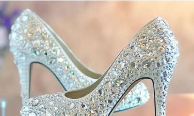 参与心理测试挑选最喜欢的高跟鞋,揭秘你的结婚年龄!