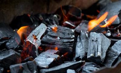 如何为在农历2019年三月初九子时诞生的女宝宝起取五行合适的名字?