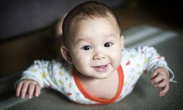 2023年10月16日出生的万姓男婴应如何起名?