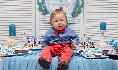 2021年11月26日出生的男婴缺乏火象元素,如何在起名时参考五行学说以平衡其特殊命格?