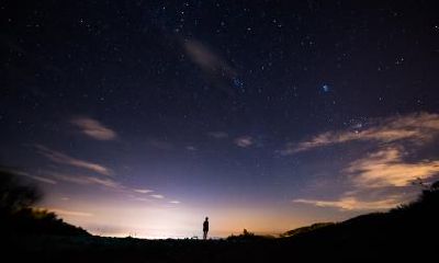 在公历2023年闰二月十四日出生的人应属于哪个星座?