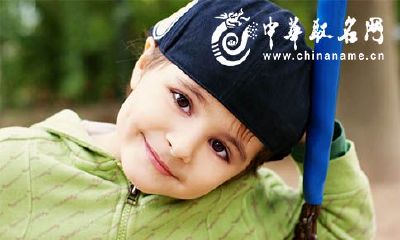 在鸡年,为男宝宝取名时需要避免的禁忌有哪些?