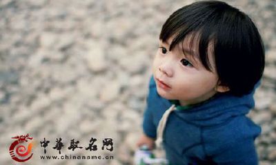2017年时尚男宝宝起名指南:全面收录男孩起名推荐,附上各具含义的男宝宝名字大全!