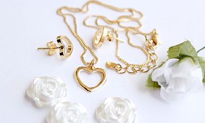 沙中金命和大林木相克吗?沙中金命适合养什么宠物?