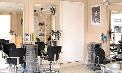 2022年农历十月二十四日黄历宜理发吗?是不是理发吉日?