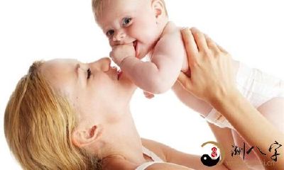 老公梦见自己抱着一个小男孩