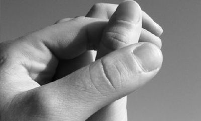 女人手腕细是穷命吗