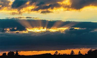 2022年农历七月初五黄历宜祭祀祭祖吗?
