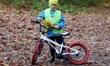 妈妈姓熊爸爸姓梁取名男孩