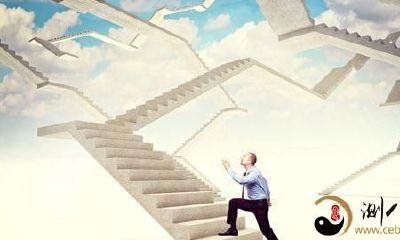 梦见爬楼梯怎么爬都是一楼