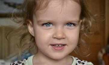 2023年冬月初八出生何姓女孩名字