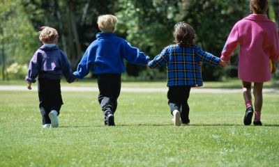 鸡年宝宝起名取名4月生姓黄