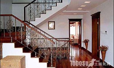 大门的风水实际意义:大门聚财理气,危害人际交往