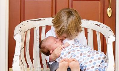 2022年5月份出生的女宝宝起名带什么字好听又大气