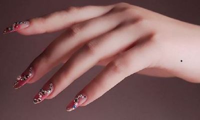 女人手背上有痣图解