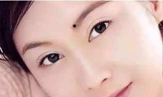 眉中藏痣的面相吉凶解说