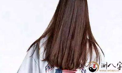 梦到自己秀发拉长了