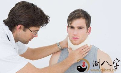 梦到颈部被割出血还疼