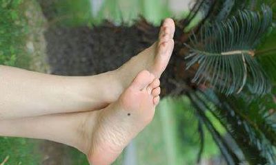 左脚脚心有痣代表什么