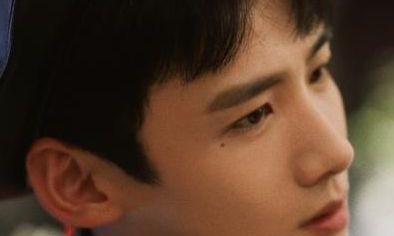 脸上有痣的中国男演员面相图解大全