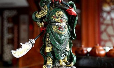 梦到拜关公佛像