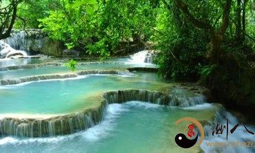 梦到河中没有水在河中走