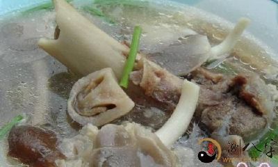 梦见吃猪肉啃大骨