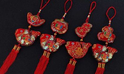 左肩有胎记的人身上带什么摆件好