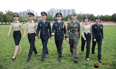 梦到自己穿军服