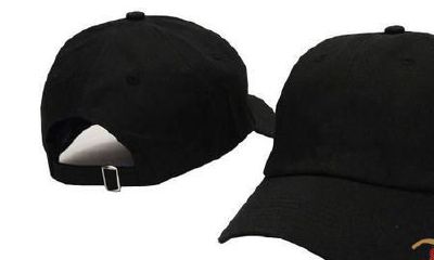 梦到捡到2个遮阳帽