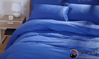 梦见蓝色的褥子