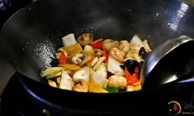 梦到炒菜的锅被他人取走了