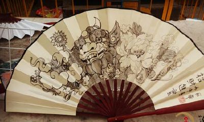 梦见有人帮我一把折扇