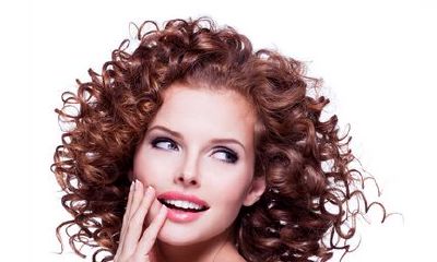 白羊座美女的魅力卷发