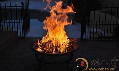 梦见烧火给火上添碳