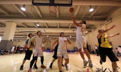 梦见被篮球赛砸