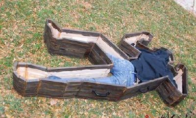 梦到自己在买棺木